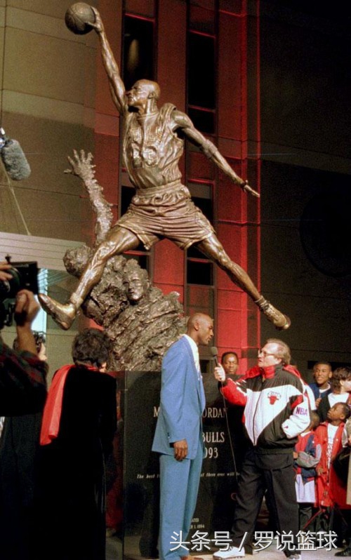 nba哪些球员立了雕像(盘点拥有雕像的那些NBA球星，詹姆斯科比已在筹建中？)