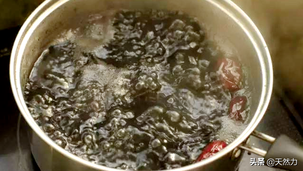 黑米稀饭(黑米粥怎么煮才能粘稠，教你小技巧让黑米粥又烂又粘稠)