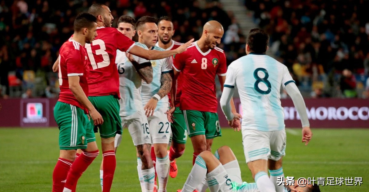 俄罗斯世界杯阿根廷打架(阿根廷友谊赛踢成武打片！两队48次犯规，5次爆发大规模冲突)