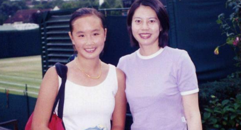 祖尔菲娅(她是中国培养奥运冠军，夺冠后却否认自己是中国人，现被终生禁赛)