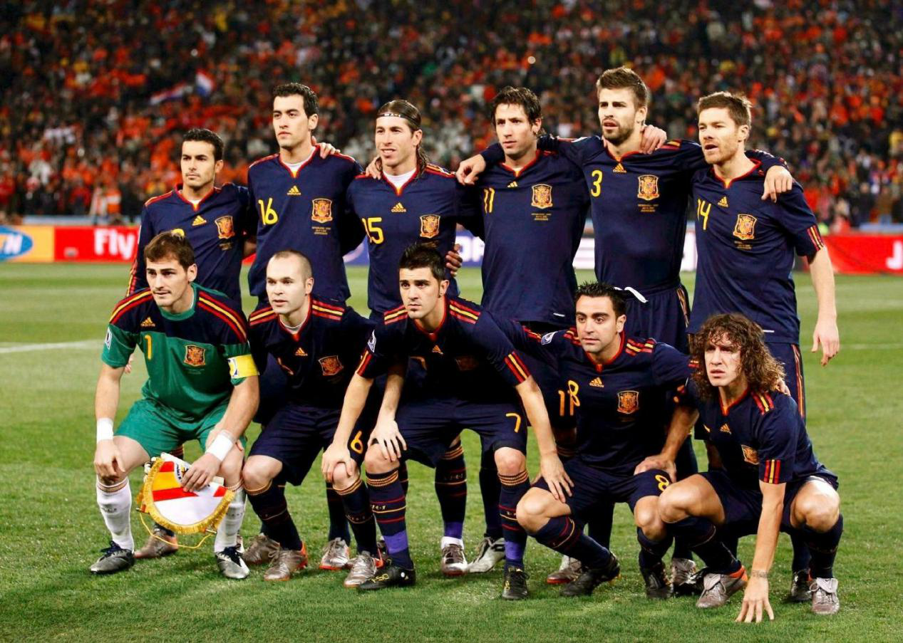 求2010西班牙7场阵容(西班牙队10年对比，以前巴萨7人皇马3人如今两队加起来就2人)