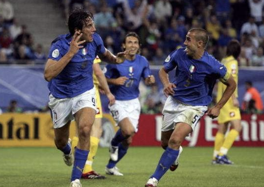 05年世界杯意大利(托尼：单赛季进球不到20是会被嘲笑的！一起回顾06年意大利锋线)