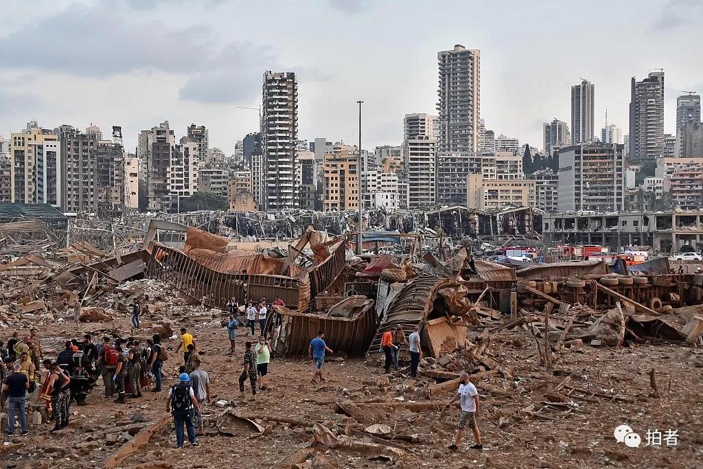 黎巴嫩首都爆炸死亡人数(多图直击黎巴嫩首都爆炸现场：建筑被毁，伤亡惨重)