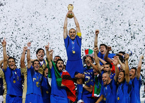 2010世界杯巴西荷兰(深度分析：这十几年巴西足球怎么了?从世界之王变成被欧洲强队虐)