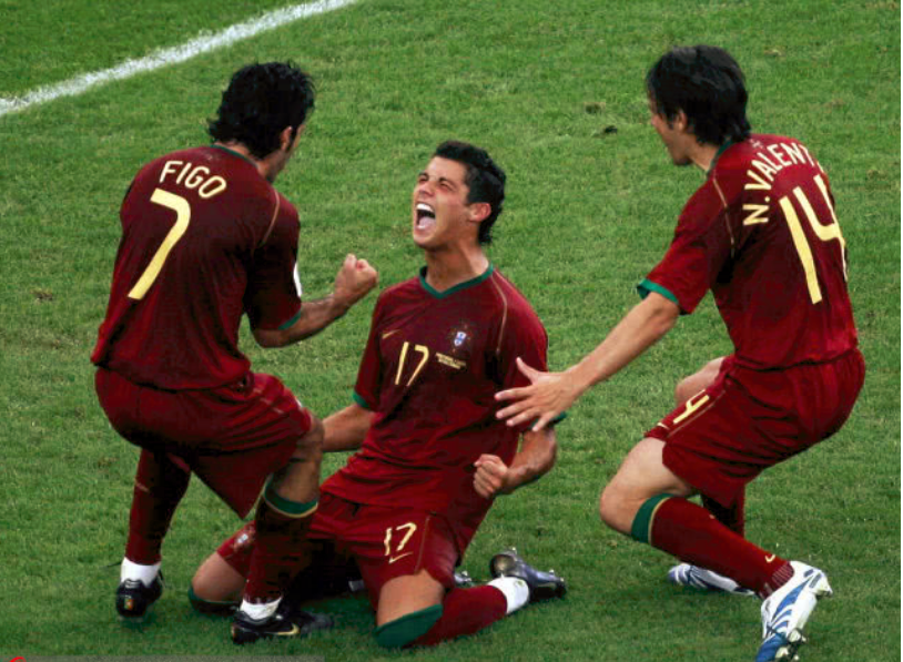 c罗2006世界杯(大哥让点，C罗跪谢！06年世界杯菲戈造点后为什么让给他？)