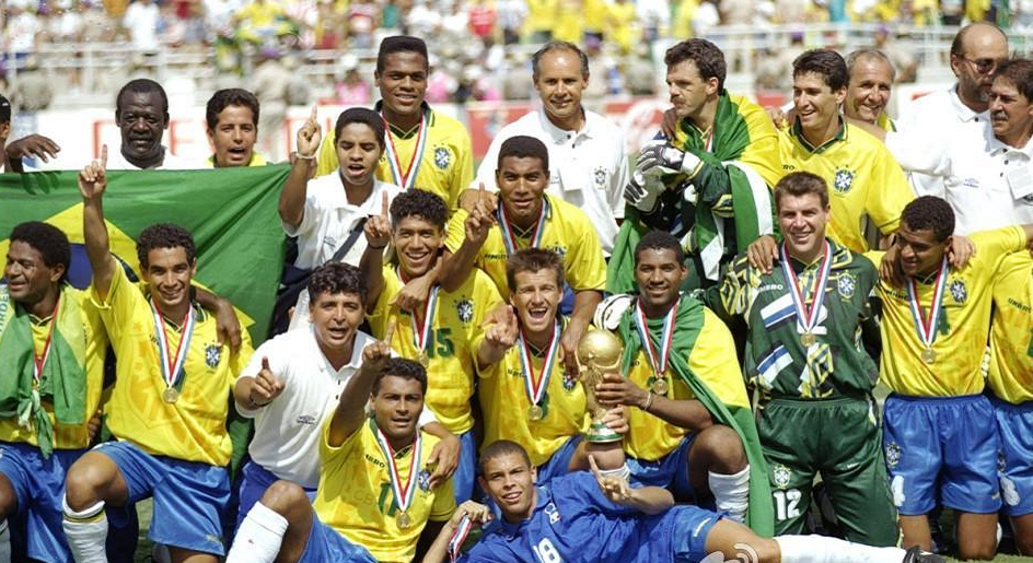 2001联合会杯巴西(足坛历史上仅有的三支国家队“三冠王”球队大PK，哪个更强？)