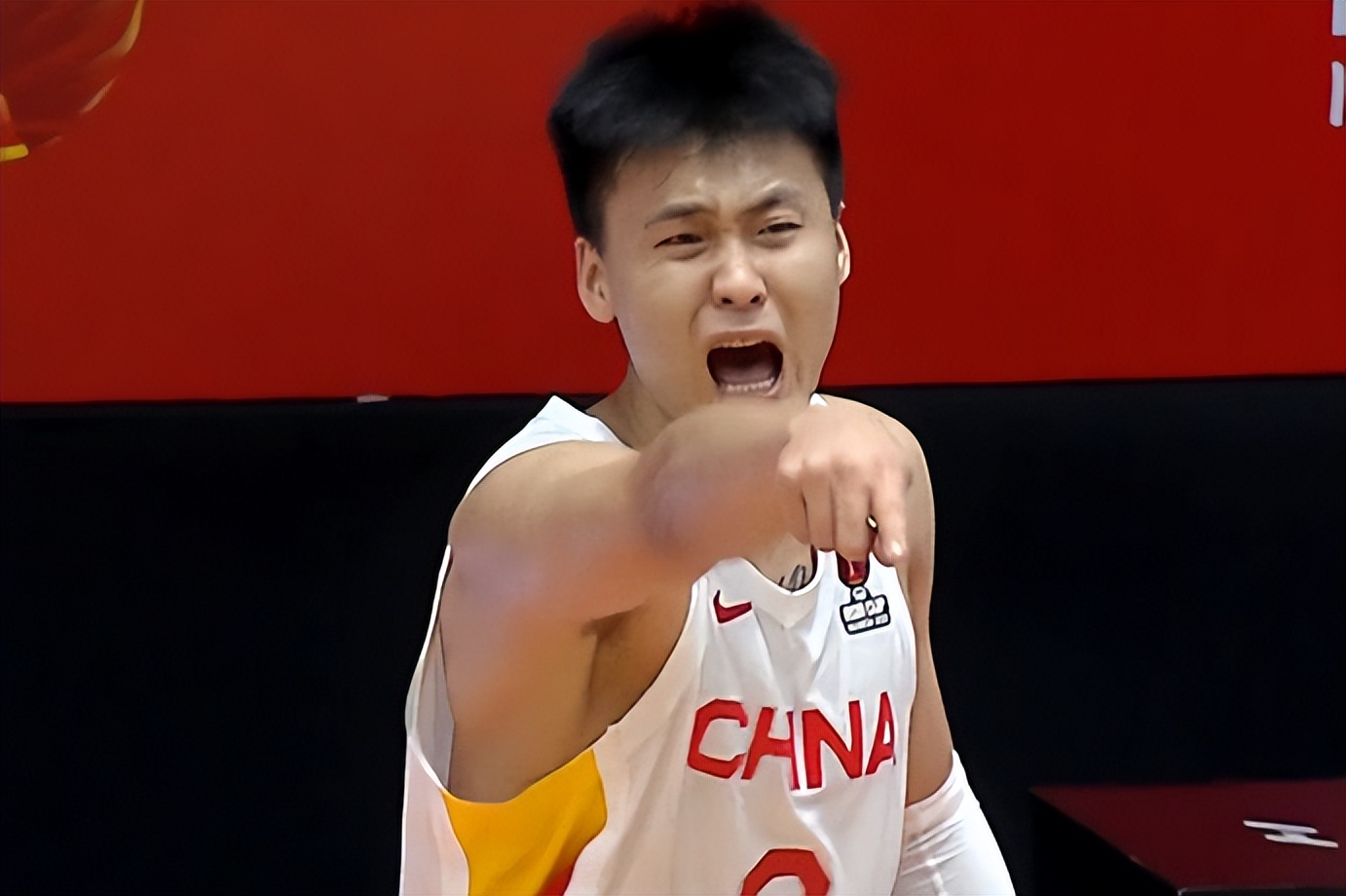 韩国中国篮球比赛(中国男篮12分负韩国，三个细节印证，杜锋指导难辞其咎)