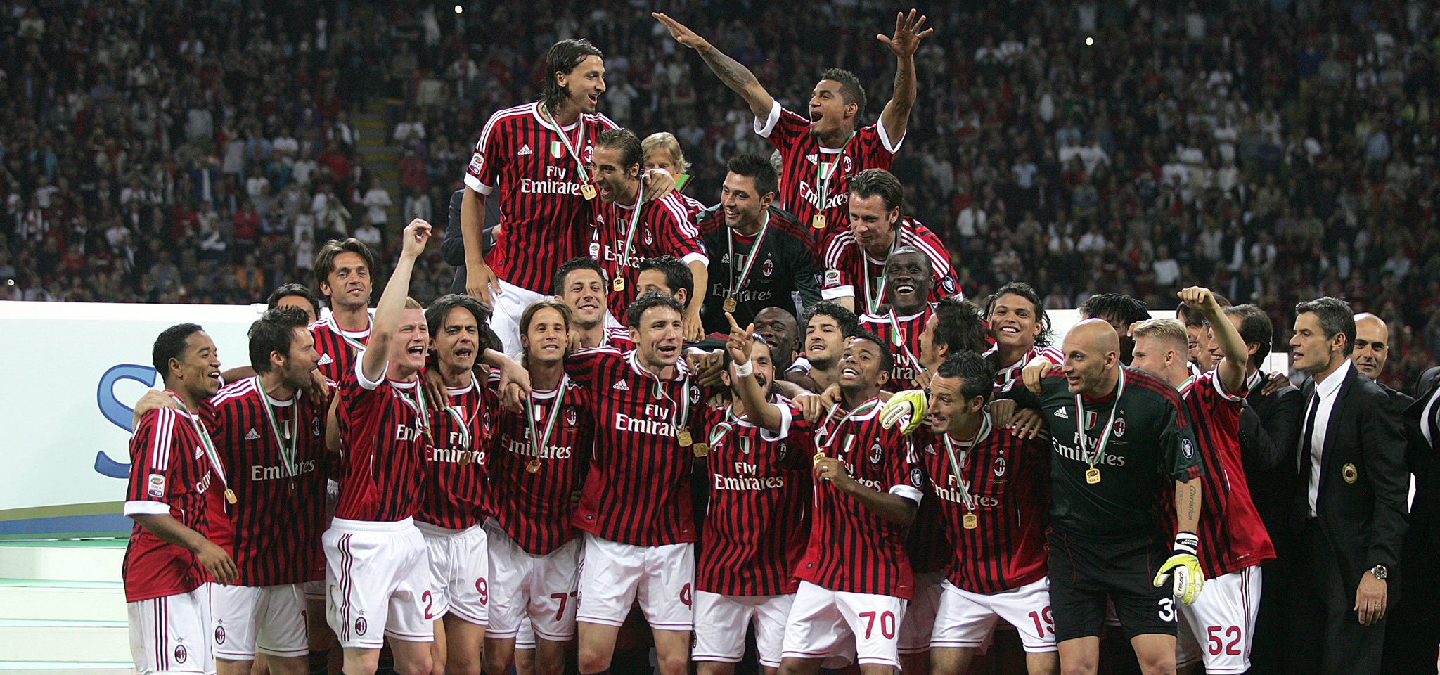 2011意甲赛程(AC米兰在2011赢得意甲冠军，当年首发阵容人员现在都在哪？)