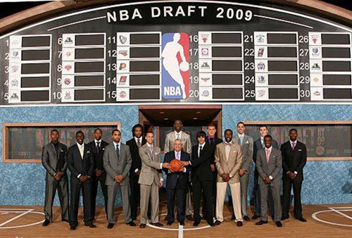 09一代nba选秀球员有哪些(库里和哈登领衔，回顾2009年选秀，竟是NBA稀有的“大年”)