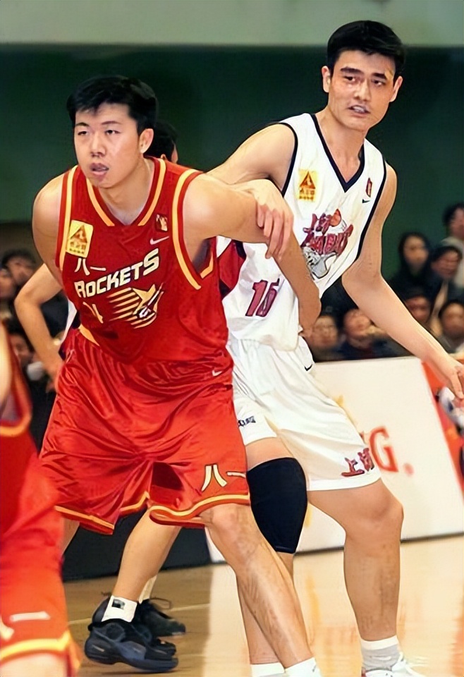 中国哪些进了nba的选手(29.7分19板4.8帽！中国进入NBA的6名球员，前一年都是什么表现？)