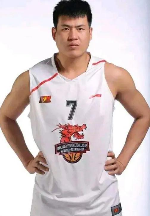 云南有哪个球员在cba(看看来自云南的篮球运动员，最出名的居然是女篮国家队主力)