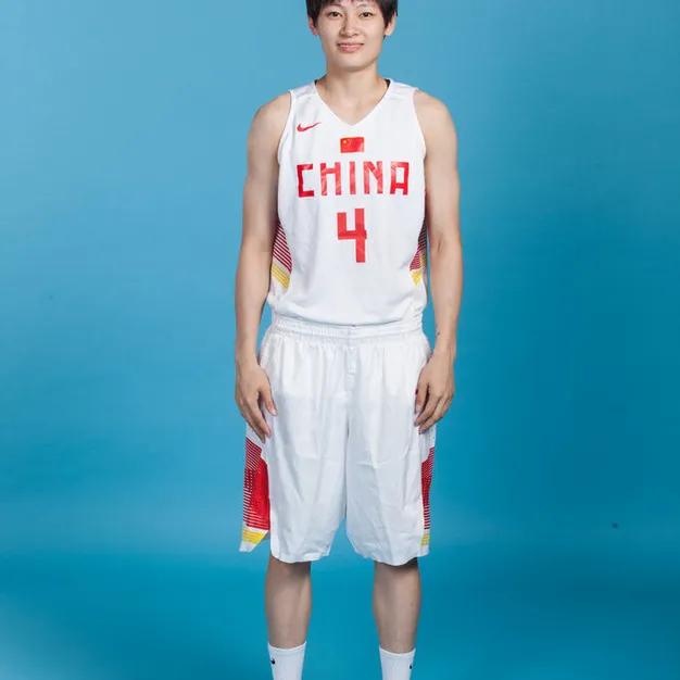 云南有哪个球员在cba(看看来自云南的篮球运动员，最出名的居然是女篮国家队主力)