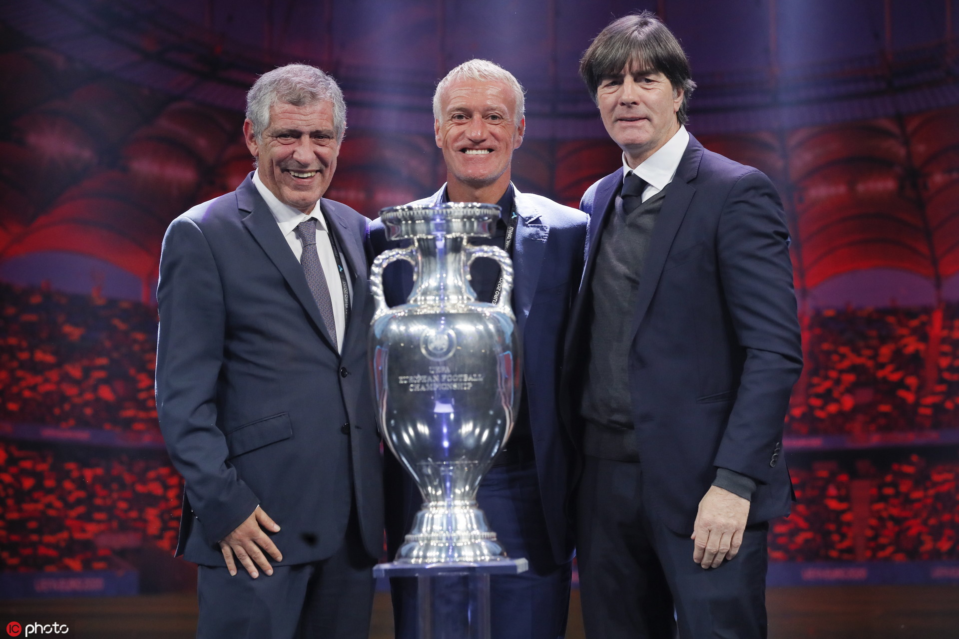 2012欧洲杯分组(让三大名帅都笑了的超级死亡之组，简直是六十年一遇的经典)