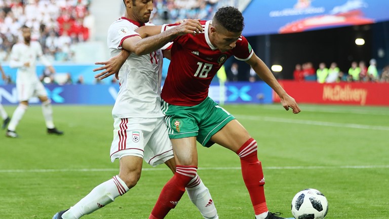 伊朗足球比赛(世界杯-阿兹蒙单刀被扑出 补时阶段乌龙绝杀 伊朗1-0摩洛哥)