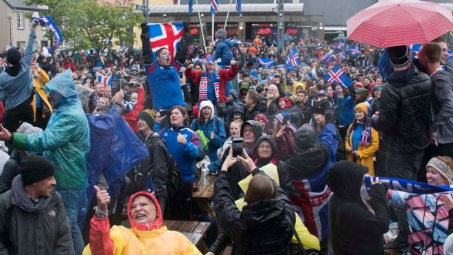 冰岛世界杯球员都是做什么(2018世界杯：“冰岛”球员丰富多彩的职业生涯：牙医、导演、政客)