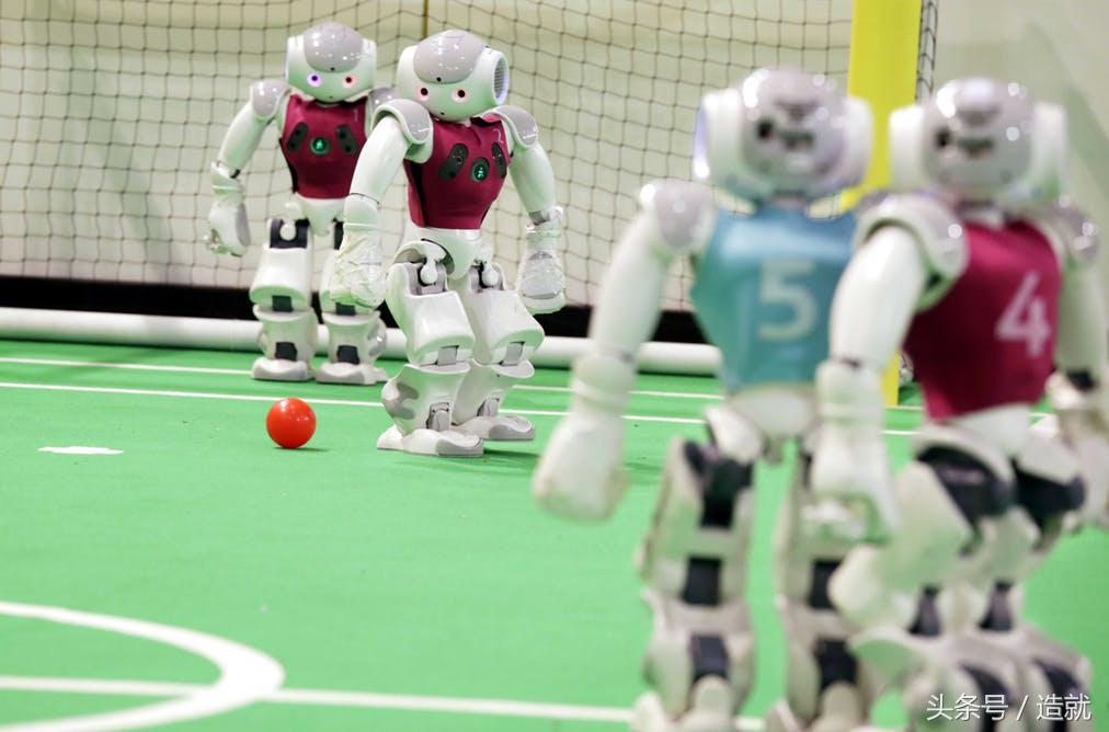 机器人进军世界杯(是真的，中国机器人战队代表国足出战世界杯，并且夺冠了)