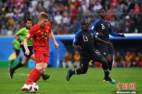 世界杯法国对比利时谁赢了(乌姆蒂蒂头槌建功！法国1:0战胜比利时挺进决赛)