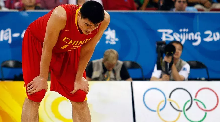 中国男篮进过几次八强(「杨毅专栏」2008的中国男篮，到底什么样？)