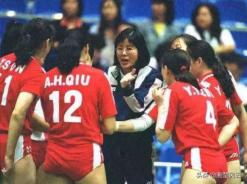 伦敦奥运会输给日本女排后(伦敦奥运会中国女排憾负日本队，队员哭成泪人，促使郎导回归执教)