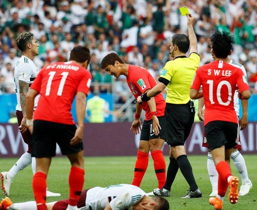 韩国02世界杯道歉(奇葩！韩国球员谈02年世界杯暴力犯规：我当时就是故意的，哈哈)