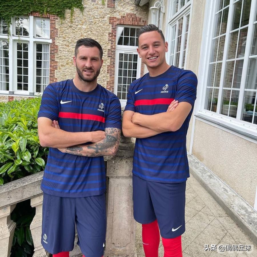 2018世界杯法国国家队服(​法国队揭晓东京奥运会球衣)
