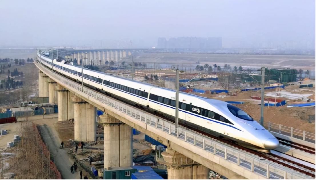 高铁时速多少公里(时速600公里！中国造出世界最快高铁，美日叹息：10年内追不上)