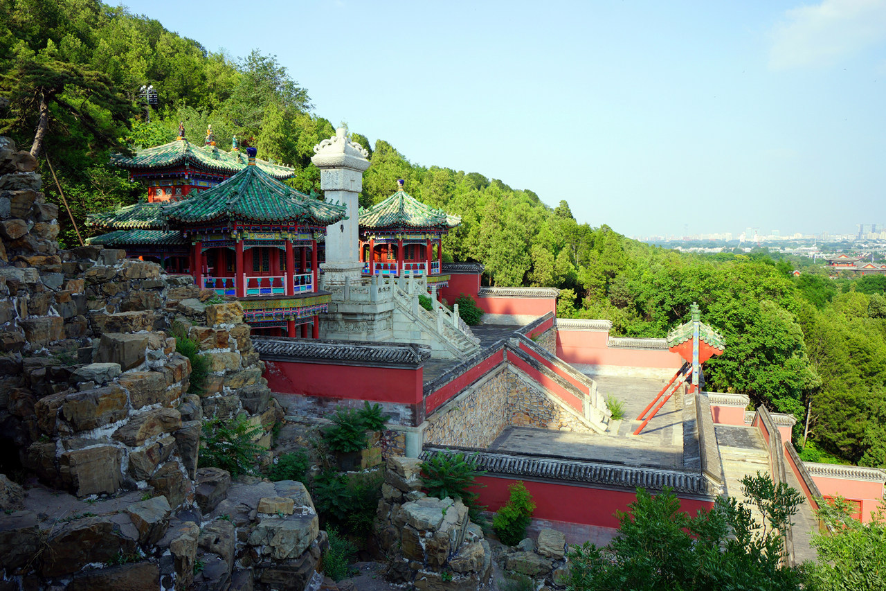 颐和园的资料(颐和园：中国古典园林之首。被誉为“皇家园林物馆”)