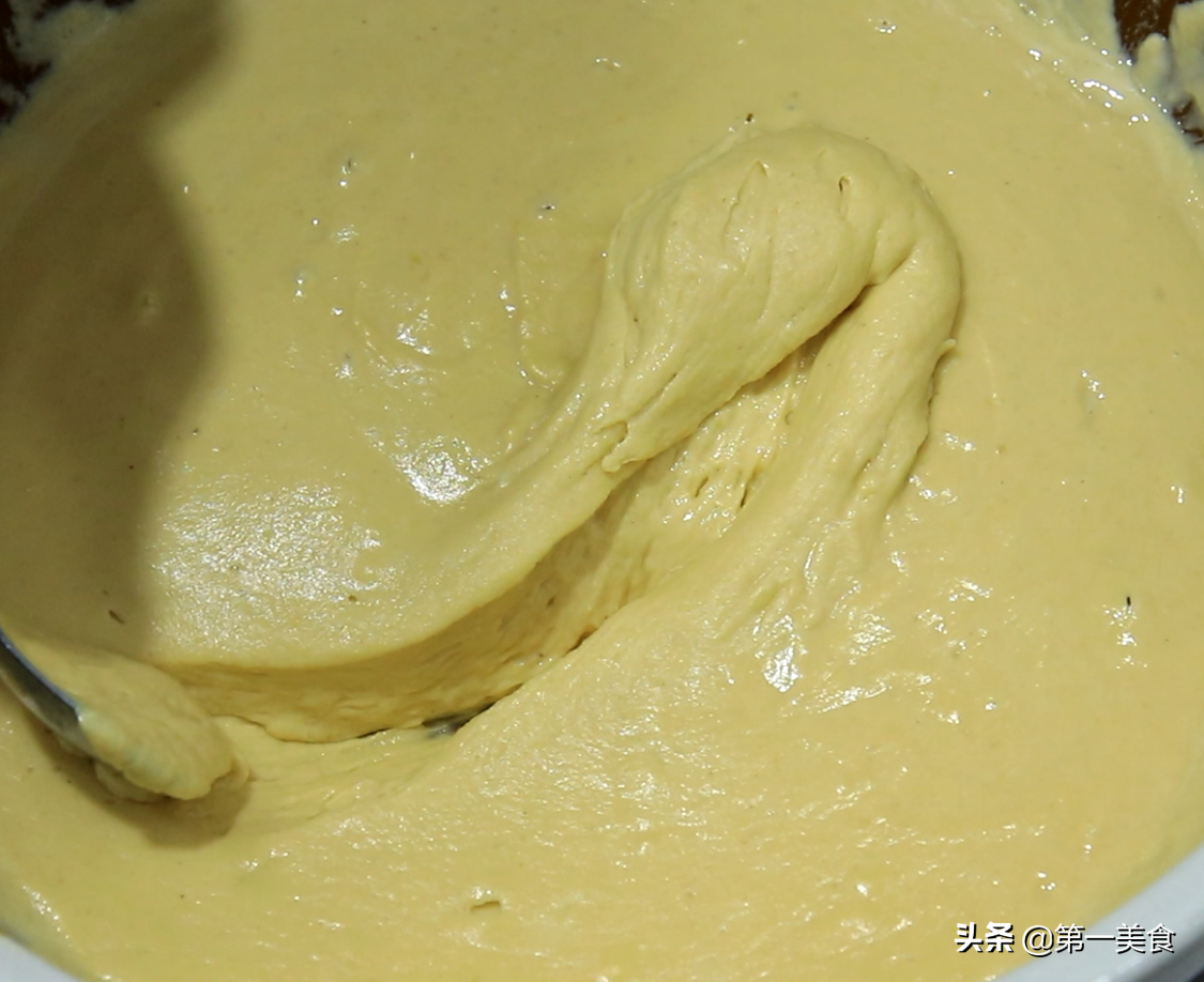 怎样做玉米面发糕(面点师分享最简单的玉米面发糕做法，蓬松柔软像蛋糕)