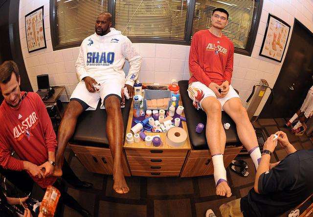 为什么中国球员比nba小腿粗(NBA球星身体各部位之最！波什因脖子少报2厘米身高，姚明小腿最粗)