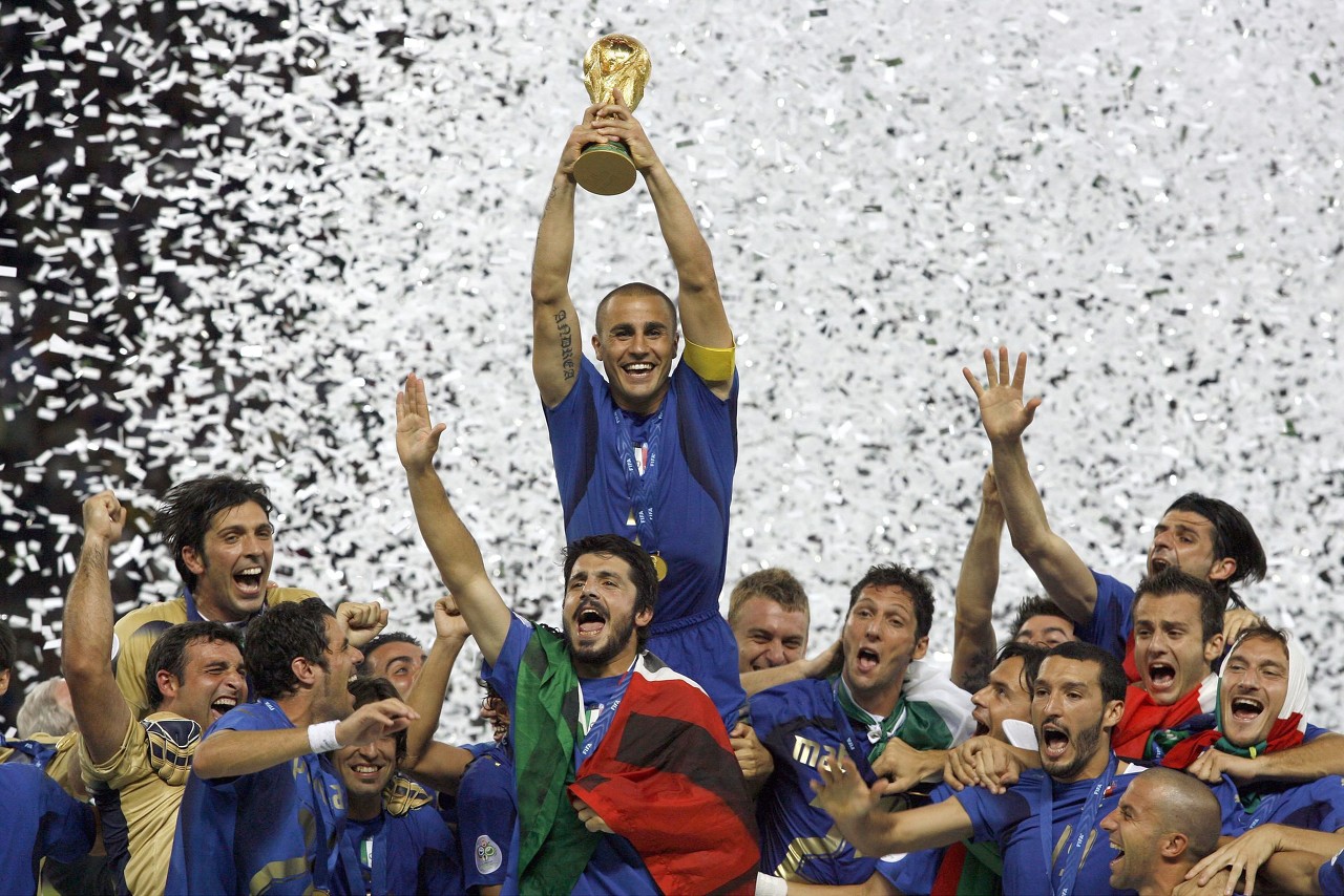 世界杯铜球奖奖杯(14年前的今天：意大利夺得德国世界杯冠军)