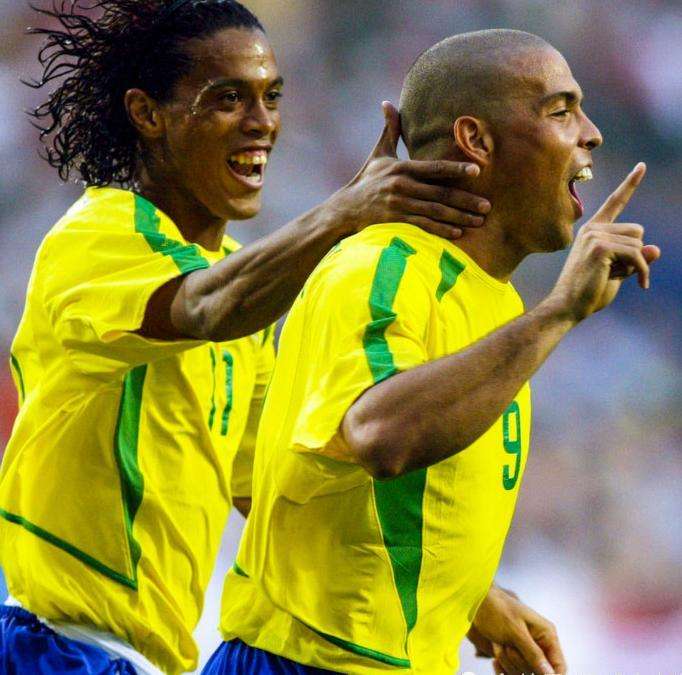 02世界杯巴西首发阵容(02年世界杯巴西阵容有多恐怖！内马尔打替补？绝对不可能)