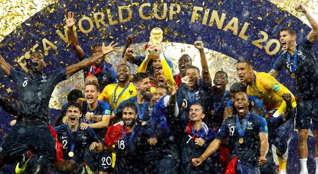 98年世界杯最佳阵容(法国队历史最强阵容，以98年世界杯冠军成员班底，现役仅一人入选)