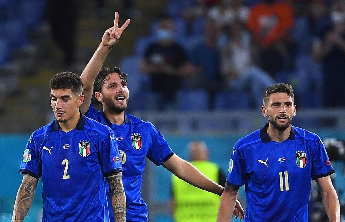 意大利对瑞士足球比赛(欧洲杯-意大利3-0瑞士提前出线 洛卡特利梅开二度 因莫比莱世界波)