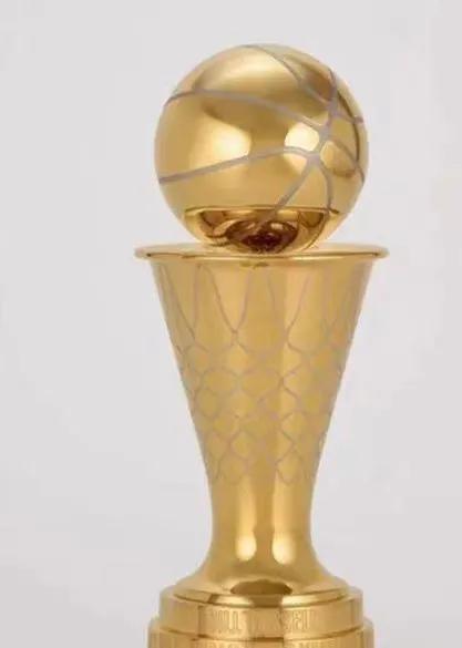 NBA总冠军奖杯是什么材质的(有关FMVP奖杯的冷知识 库里的FMVP奖杯独一无二)