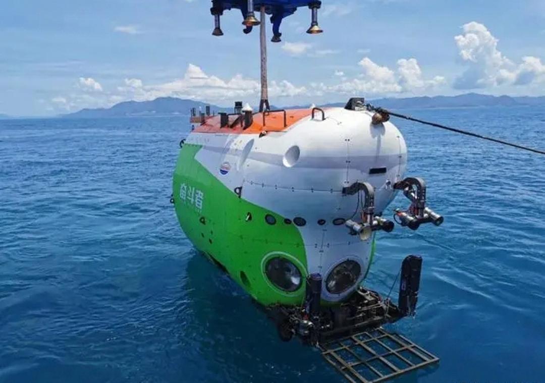 蛟龙号下潜深度(一年21次，万米深潜次数居世界首位，中国深潜技术已追上美国)