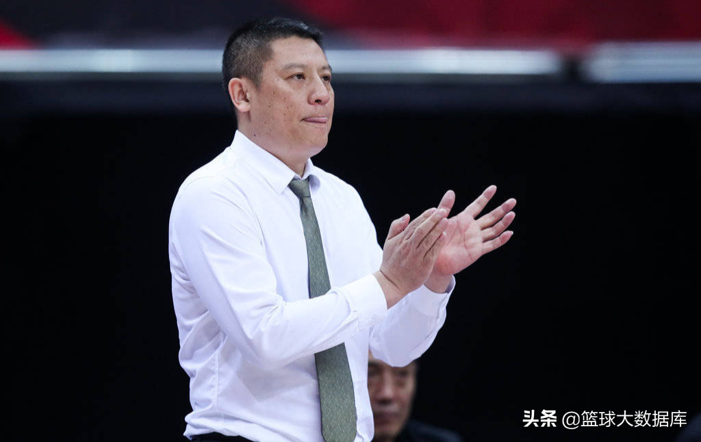 中国篮球主教练是谁(正式出山！中国男篮名将成为CBA主教练，带队冲击季后赛)