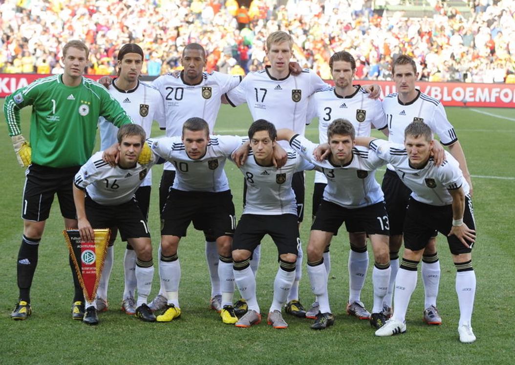 14年世界杯阵容(德国历史最佳阵容：诺伊尔、穆勒只能当替补，世界杯三连冠起步?)