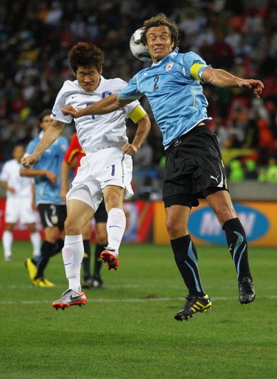 世界杯乌拉圭埃及比赛直播(世界杯直播，乌拉圭vs南韩，精彩黑白在线/乌拉圭实力占优)
