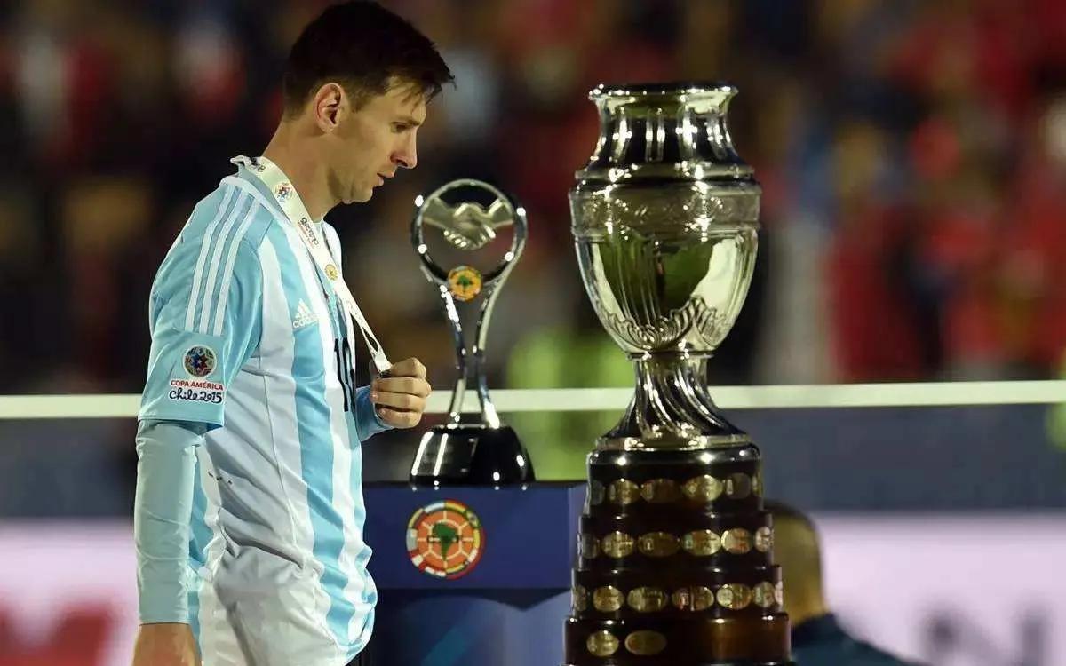 2014年世界杯前的阿根廷队(梅西之前的阿根廷，长达28年低谷，历史的辉煌与现在无关)