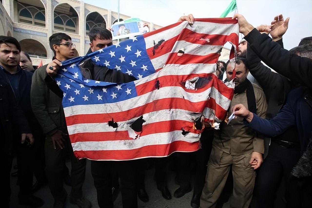伊朗美国战争(高估自己的下场！伊朗“战略讹诈”美国，反遭拜登“战争警告”)