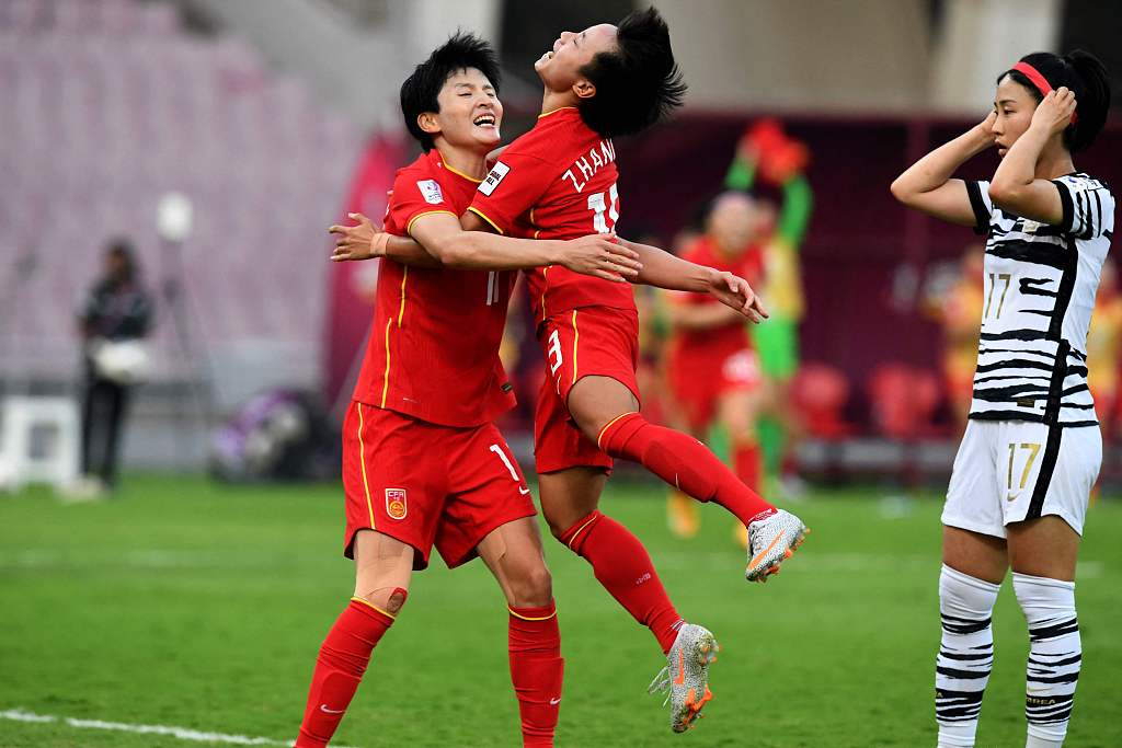 2022女足亚洲杯冠军是谁(我们是冠军！中国女足逆转韩国第9次问鼎亚洲杯)