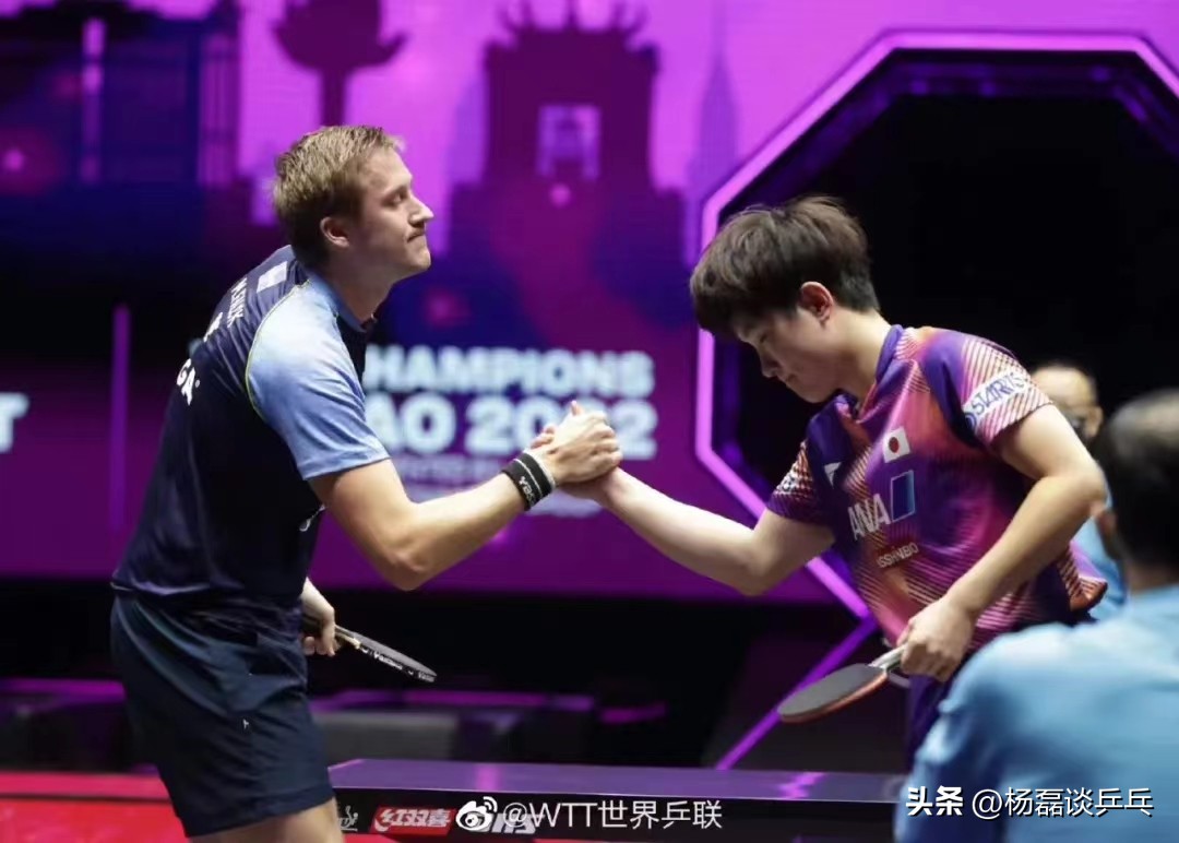 乒乓球世界杯2021总决赛男子(真实的张本与被动的王曼昱，2022年WTT冠军赛第一二日综述)