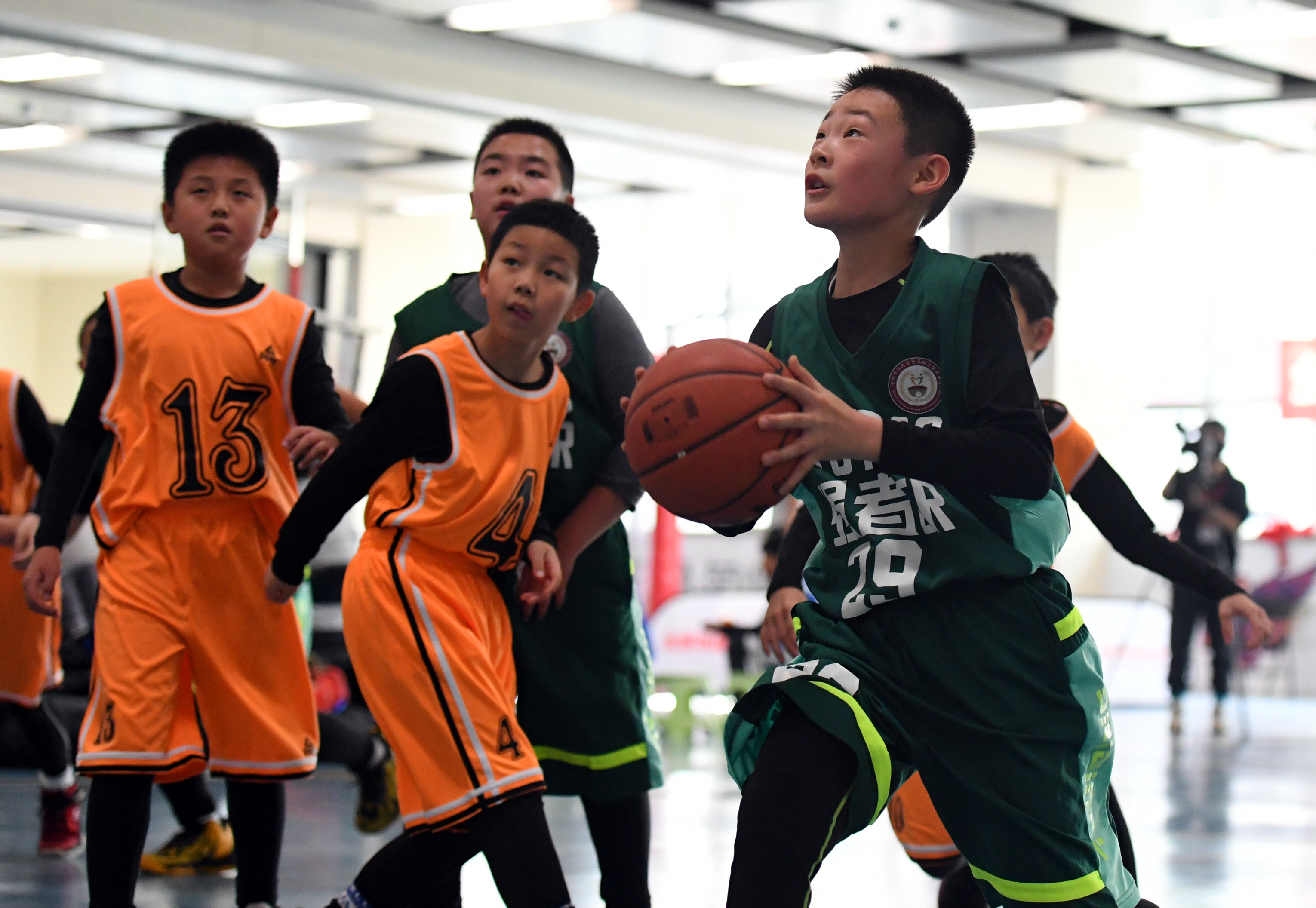 小学生篮球比赛一场是多少分钟(篮球——北京市第一届小学生篮球比赛开赛)