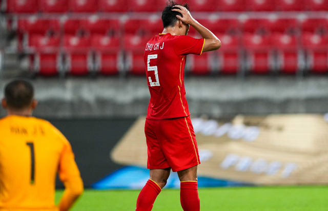 中国vs韩国世界杯预选赛(二队对二队，还是赢不了！中国男足东亚杯首轮0:3不敌韩国队)